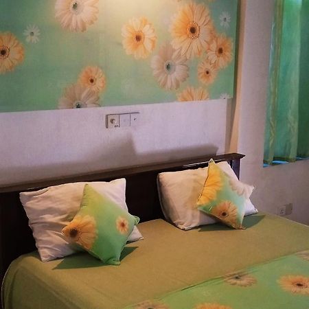 Nilas Guesthouse Hikkaduwa Exteriér fotografie